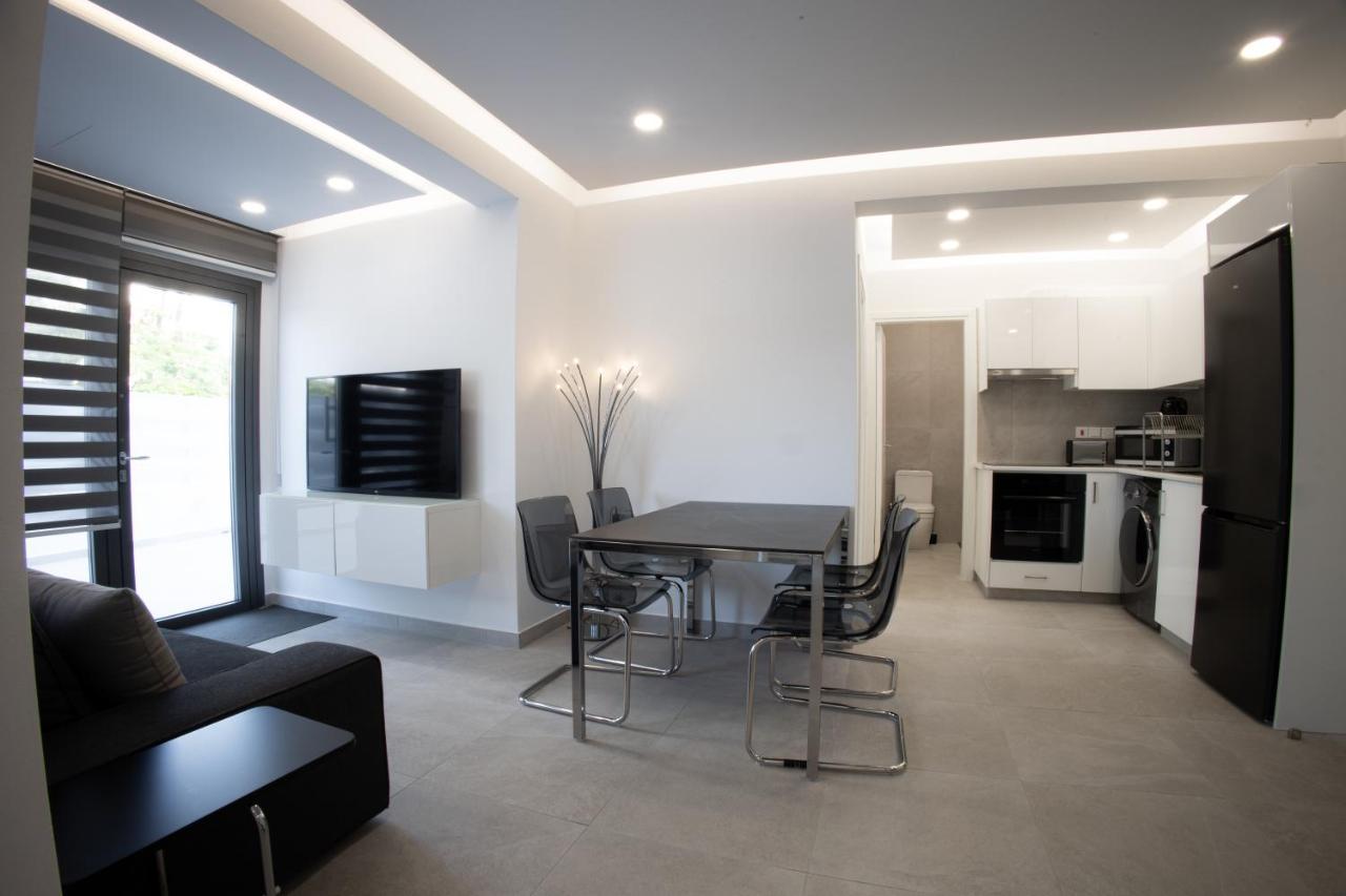 Phaedrus Living: Luxury Mackenzie Flat * Lárnaka